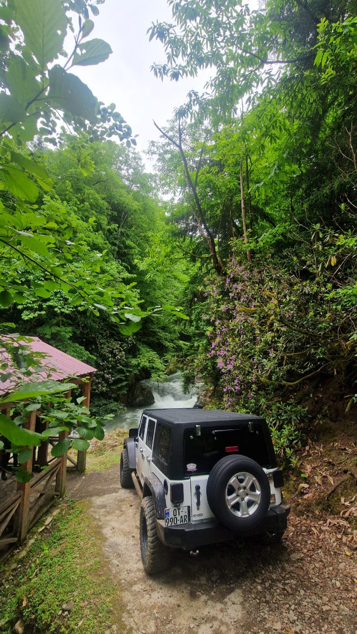 Jeep trail near Merisi
